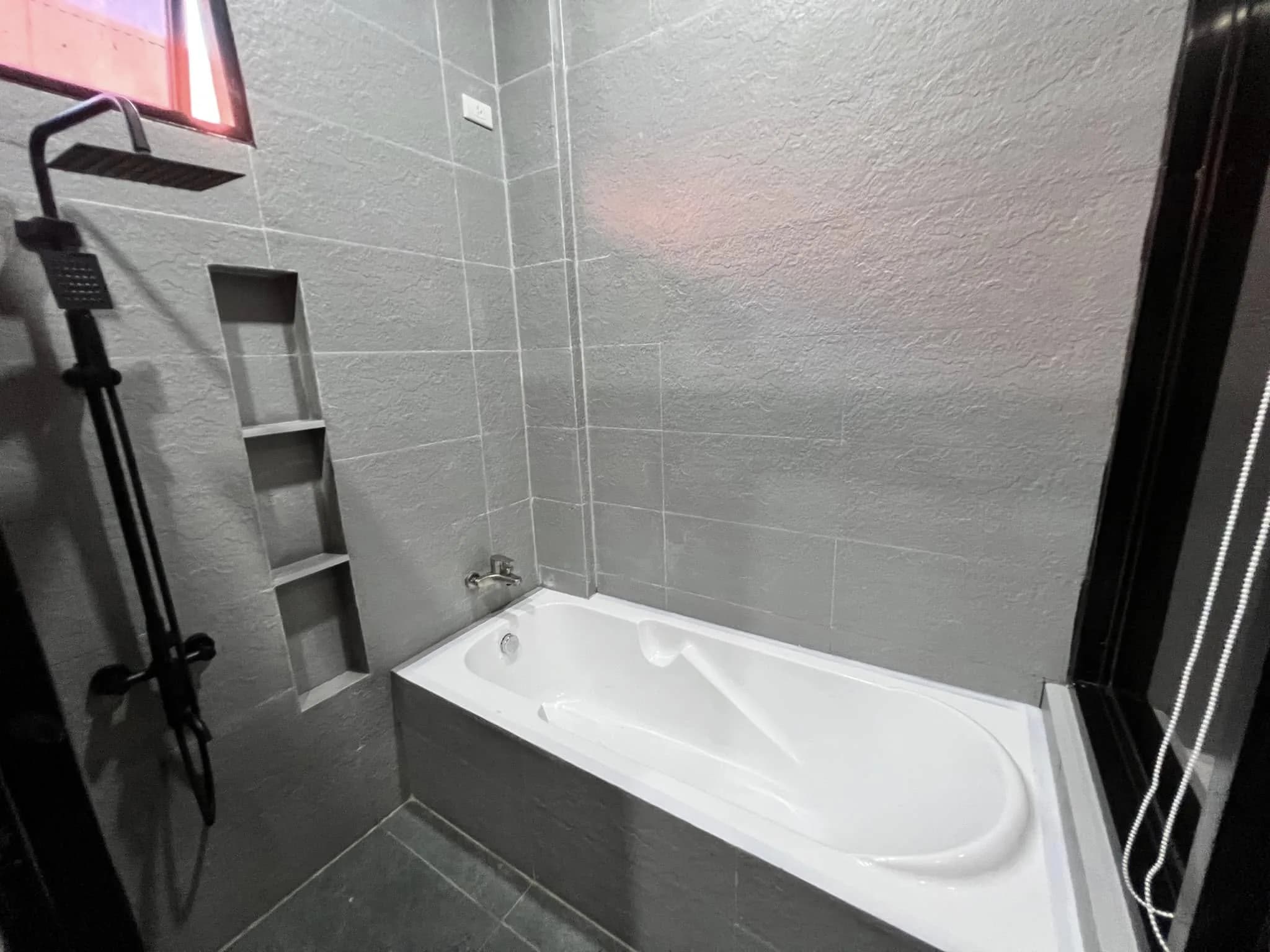 Poolside Villa Queen gallery image 4