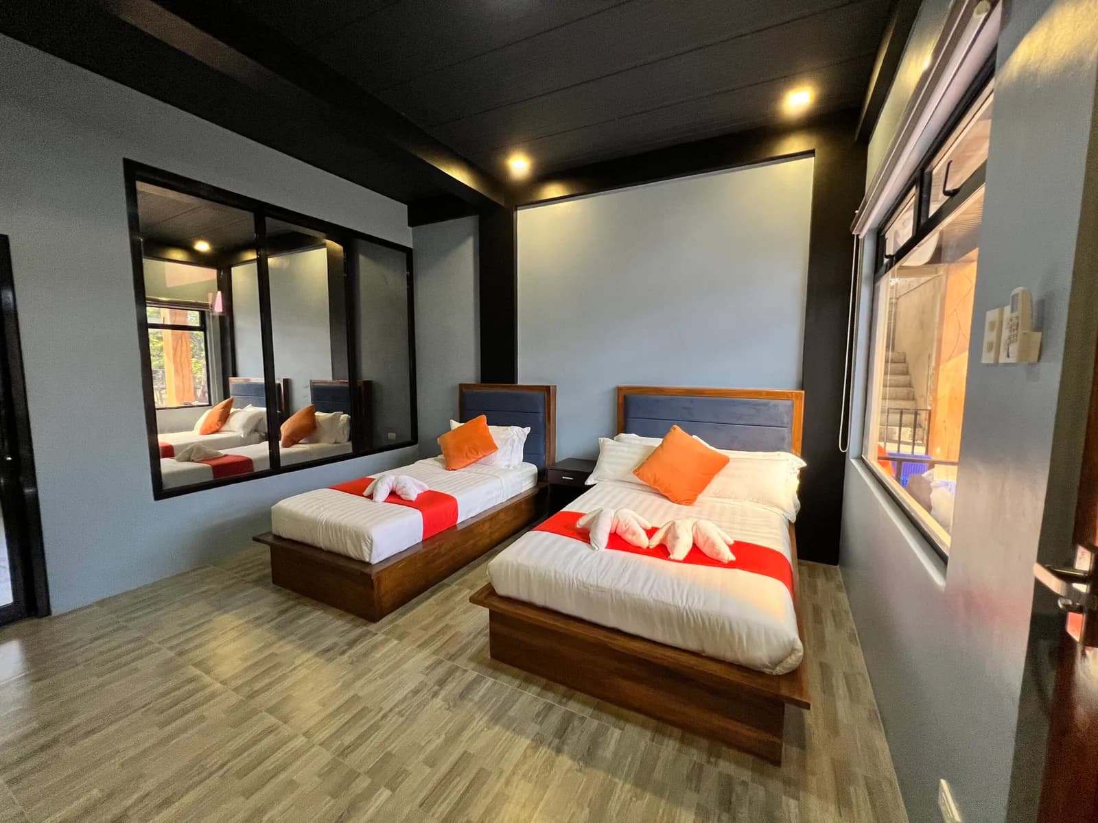 Poolside Villa Twin gallery image 2